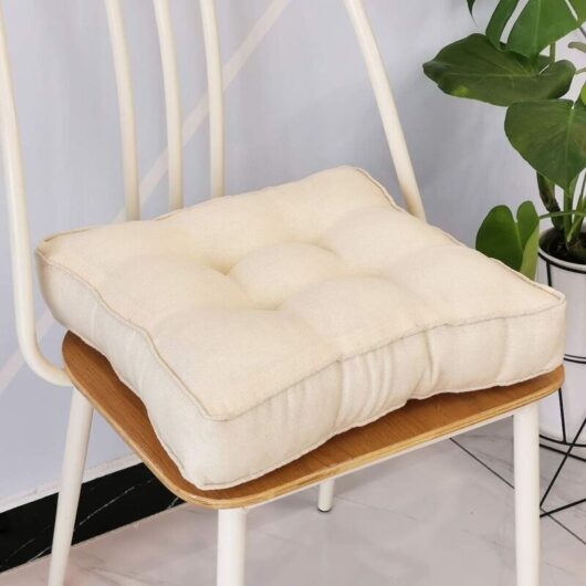 Square padded chair cushion in imitation linen, soft and durable, ideal for comfortable seating, perfect for the office, home or car, 50.8 x 50.8 cm,
